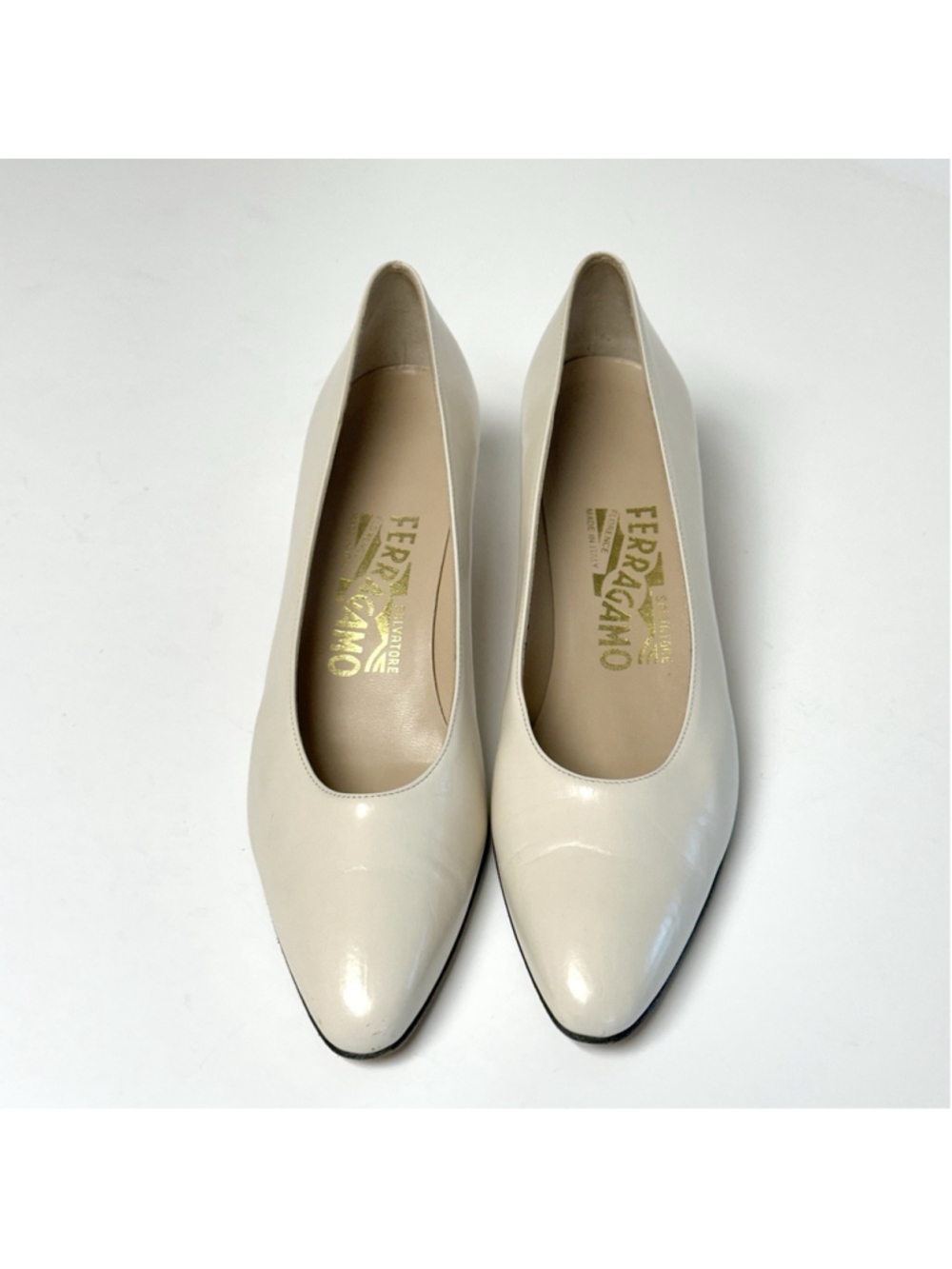 Vtg Salvatore Ferragamo Cream Leather Low Heel Pumps W Size 6.5 AAAA Narrow - Picture 15 of 16